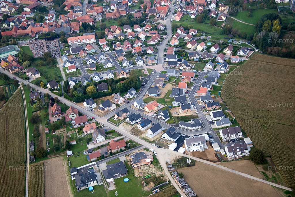 Aerial view: View of the town in Weitbruch in the state Bas-Rhin, France.Photo: IMG_074225.jpg taken on 10/04/2014 by Werner Riehm/FLY-FOTO.comResolution of the original: 5472 x 3648 px