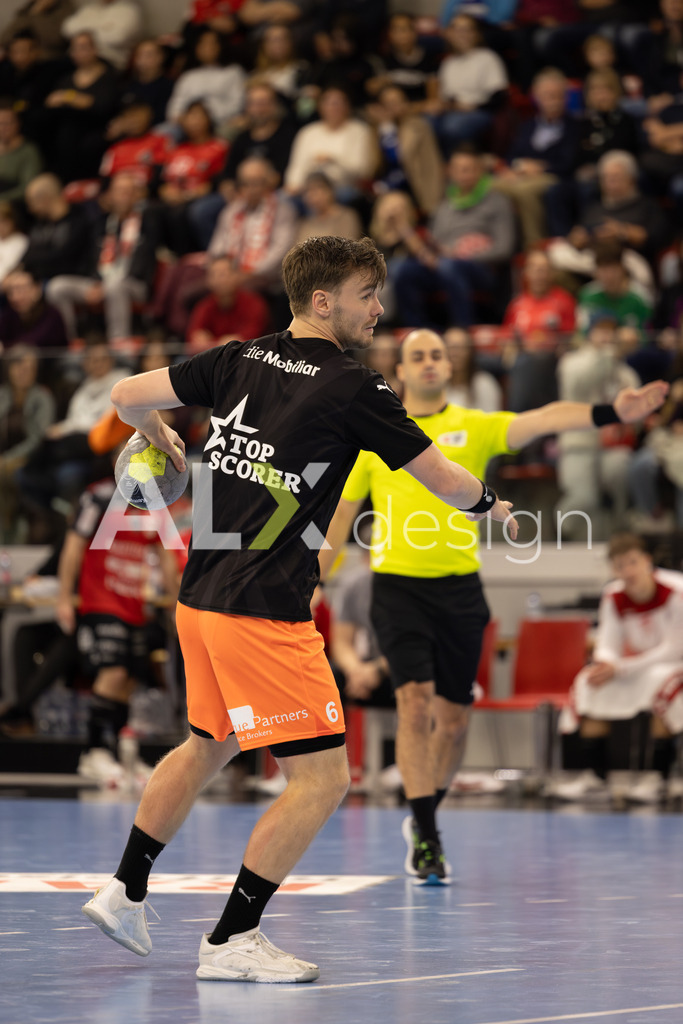 Handballen I Herren I Saison 2025-2026 I Quickline Handball League 2026 | Men I 18. Spieltag I Pfade Winterthur - Kadetten Schaffhausen I 20.12.2025 | 6 Odinn Rikhardsson (Kadetten Schaffhausen) - Flügel rechts - Realisiert mit Pictrs.com