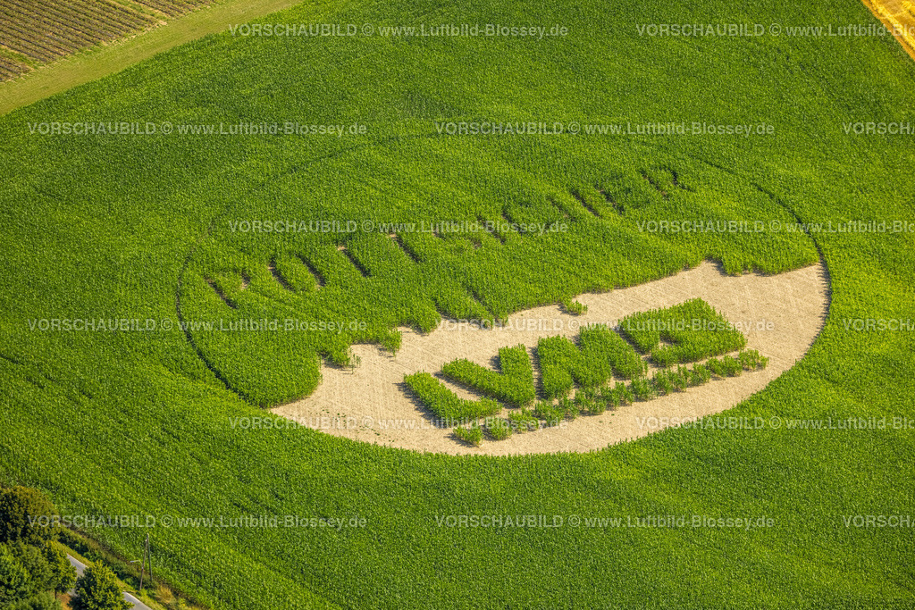 Dortmund220704091 | Luftbild, LVM Versicherung Logo in einem Feld in Hostedde, Dortmund, Ruhrgebiet, Nordrhein-Westfalen, Deutschland