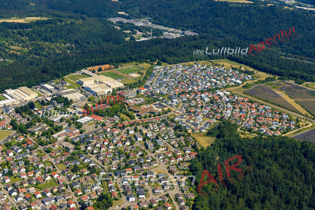 mutlangen-luftbild-2022-7585 | Aktuelles Luftbild von  Mutlangen - Die Luftaufnahme wurde 2022 mittels UL-Flugzeug erstellt ( keine Drohne ) - hochauflösende Kamera-Systeme von  Canon -
Beste Qualität - Für grossformatige Ausdrucke geeignet. Die Geschenkidee !