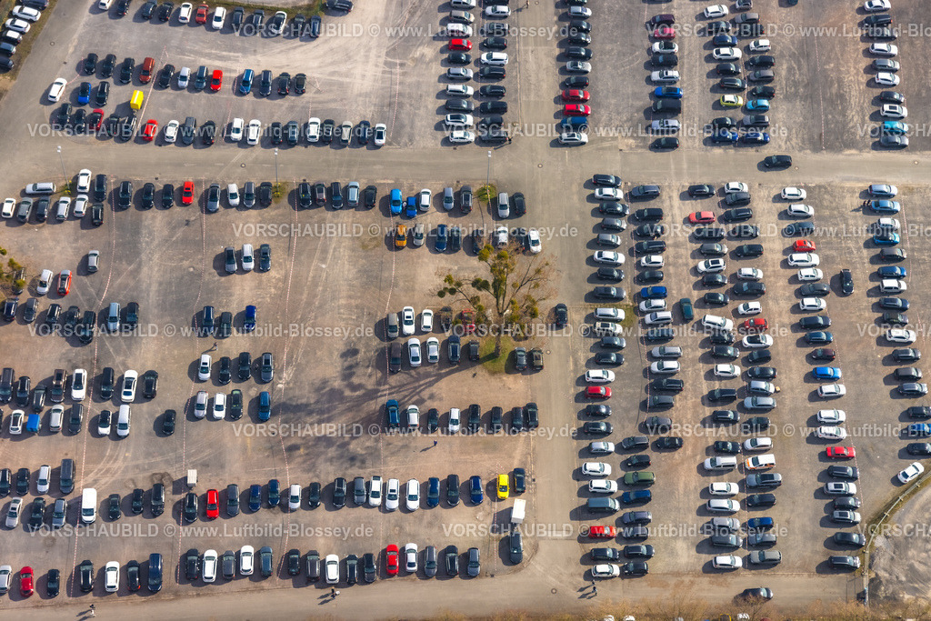 Hamm240306595 | Luftbild, Parkplatz Zentralhallen
Ökonomierat-Peitzmeier-Platz, Formen und Farben, Mitte, Hamm, Ruhrgebiet, Nordrhein-Westfalen, Deutschland