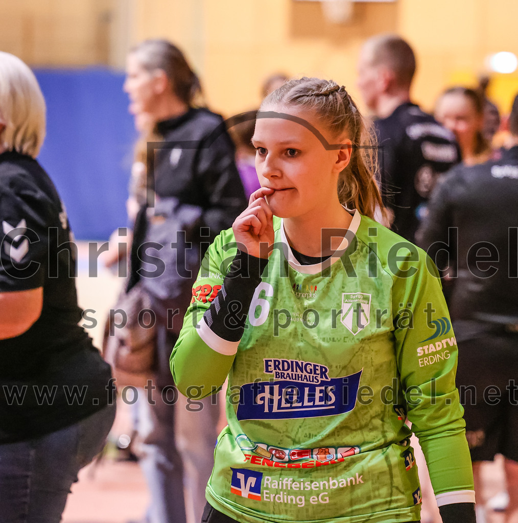 2024-11-24_138_SpVgg_Altenerding_gegen_HC_Donau-Paar_II | Erding, Deutschland, 24.11.2024:Handball, Bezirksoberliga Frauen Altbayern 2024 / 2024, 6. Spieltag, SpVgg Altenerding gegen HC Donau/Paar II, Endergebnis: 24:24Lara Kullmann (SpVgg Altenerding, #16)Foto: Christian Riedel / fotografie-riedel.net