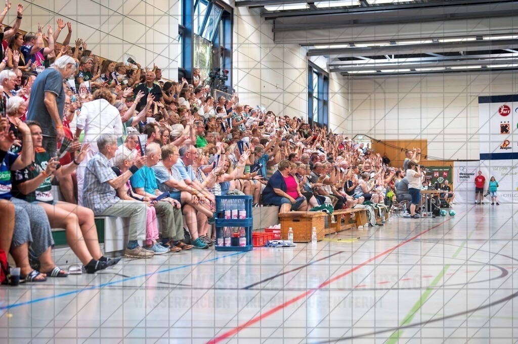 IHC 2026 - TSV Hannover-Burgdorf vs. HC Hamburg | Zuschauer; IHC 2026 - TSV Hannover-Burgdorf vs. HC Hamburg am 09.08.26 in Sporthalle KGS, Schneverdingen - Realisiert mit Pictrs.com