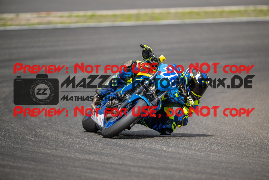 MaZZes-Fotomatrix-20260904-634097 | TWIN