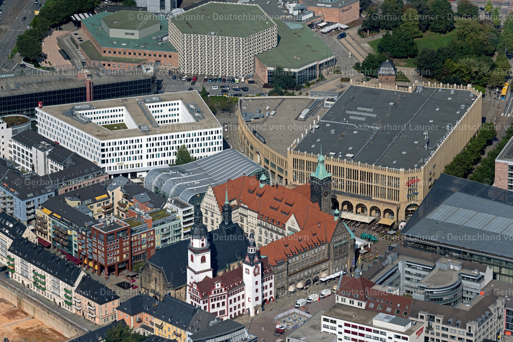 4060481 | CHEMNITZ 07.09.2021 Gebäude des Rathauses der Stadtverwaltung am Marktplatz der Innenstadt im Ortsteil Zentrum in Chemnitz im Bundesland Sachsen, Deutschland. // Town Hall building of the City Council at the market downtown in the district Zentrum in Chemnitz in the state Saxony, Germany. Foto: Gerhard Launer