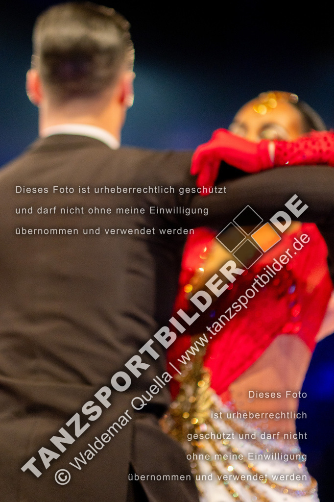 20251206-04527 | Hier finden Sie Tanz Bilder vom Latein und Standard Formationen tanzen. Sportbilder vom Tanzsport. Schöne Fotos und von Weltmeisterschaft, Europameisterschaft, Bundesliga, Regionalliga, Oberliga und Landesliga sowie von GOC Stuttgart, DanceComp, WM Bremen