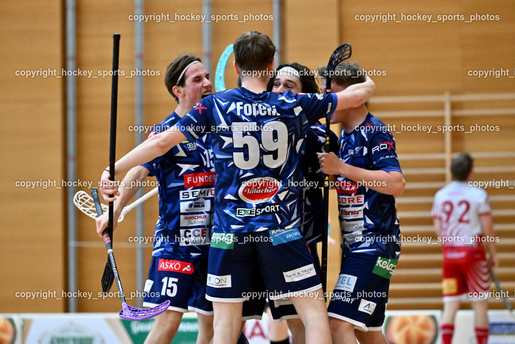 VSV Unihockye vs. KAC Floorball | Jubel VSV Unihockey Mannschaft, #15 Tristan Bogataj VSV Unihockey, #59 Nino Forelli VSV Unihockey, #27 Lukas Florianschitz VSV Unihockey, VSV Unihockye vs. KAC Floorball, VSV Unihockye vs. KAC Floorball am 13.04.2025 in Villach (Ballspielhalle St. Martin), Austria, (Photo by Bernd Stefan)