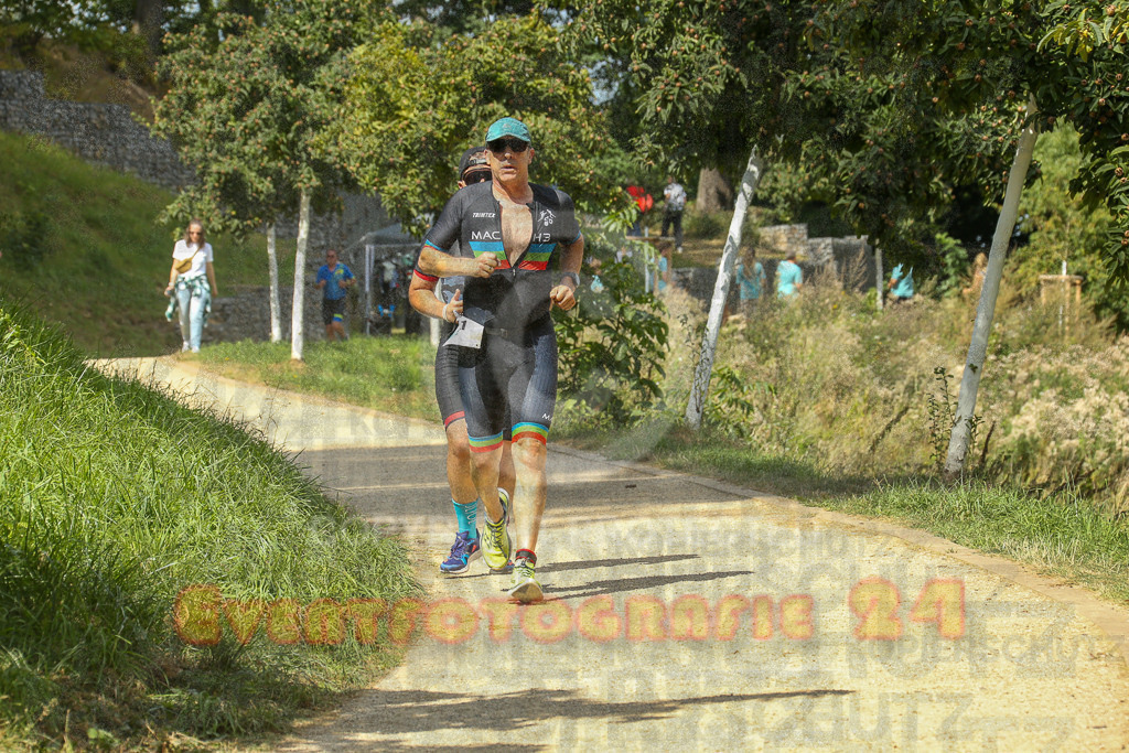 250824_1331_EX1_2694 | Sportfotografie im Rhein-Sieg Kreis, Köln, Bonn, NRW, Rheinland Pfalz, Hessen, etc. Unser Tätigkeitsfeld umfasst den Laufsport vom Volkslauf über den Marathon, Duathlon, Triathon bis zum Ultralauf wie Kölnpfad Ultra oder Schindertrail.