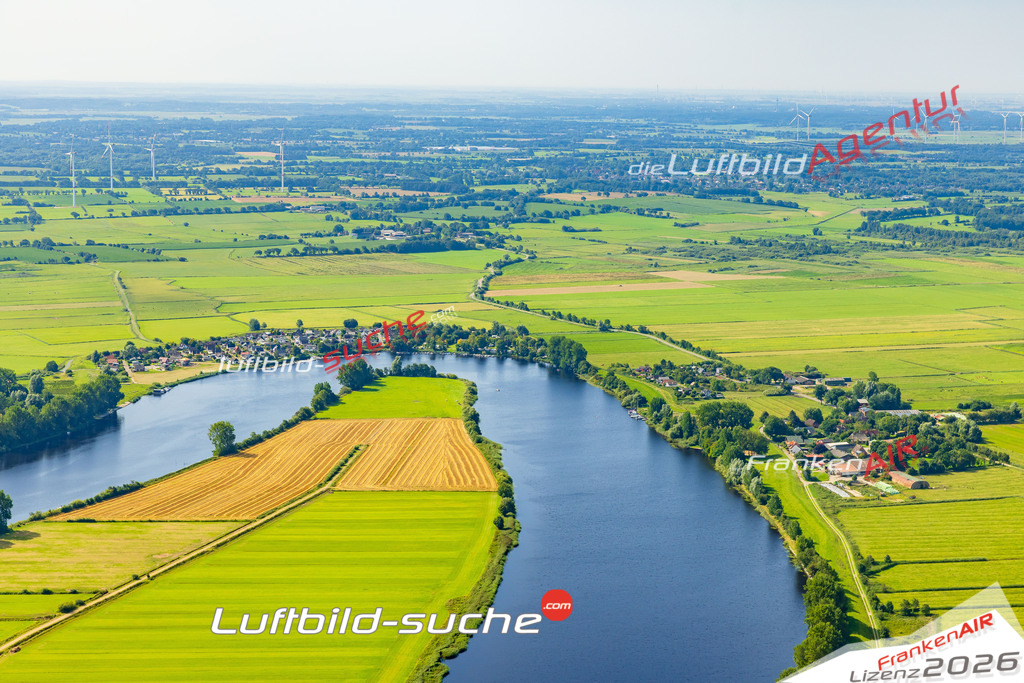Eiderschleife Hennstedt Bild- Das Luftbild wurde 2025 vom UL-Flugzeug heraus erstellt ( keine Drohne bzw. Drohnenaufnahme ) - Hochauflösende Luftaufnahme -Nicht vergleichbar mit Google Maps oder Satelittenbilder- Die Geschenkidee !Mit Lizenz und Bildrechte bestellbar - CC