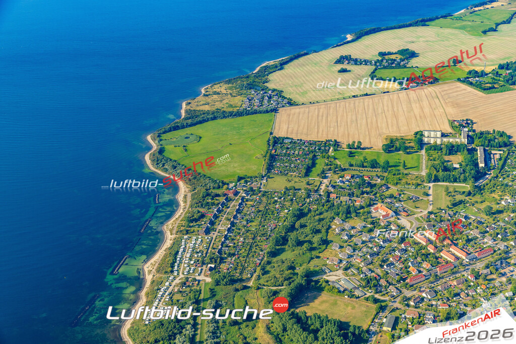 Schöne Luftaufnahme als Geschenk in Küstenlandschaft Dranske - Die Luftbildaufnahme wurde 2025 vom UL-Flugzeug heraus erstellt ( keine Drohne ) - Hochauflösende Luftaufnahme -Nicht vergleichbar mit Google Maps oder Satelittenbilder- Die Geschenkidee !Mit Lizenz und Bildrechte bestellbar