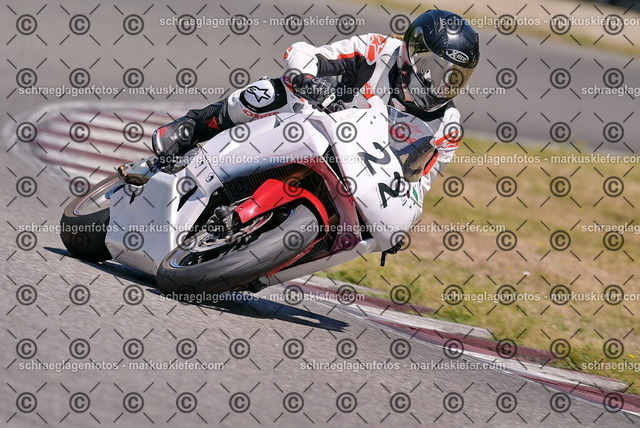 26bt04-1192 | markuskiefer.com - Realisiert mit Pictrs.com