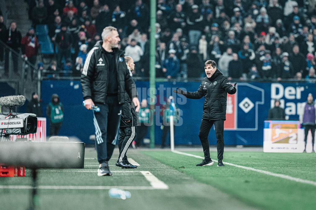 Fußball | Männer | Saison 2023/2024 | 2. Fußball-Bundesliga | 21. Spieltag | Hamburger SV vs. Hannover 96 | 09.02.2024 | Hannover Trainer Stefan Leitl wütend