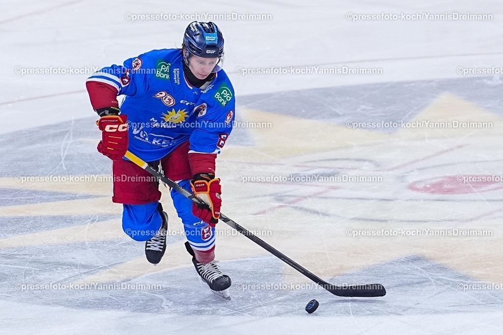 xYDRx30112501063 | 30.11.2025, xydrx, Eishockey, DEL2, Düsseldorfer EG - Krefeld Pinguine, PSD Bank Dome Düsseldorf: Kristian Blumenschein (Düsseldorfer EG #8)Photo: xYannisxDreimannxPressefotoKochx
