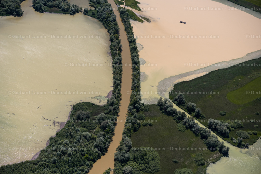 4031402 | AMMERSEE 12.06.2020 Uferbereiche am Flußverlauf der Ammer in Ammersee im Bundesland Bayern, Deutschland. // Riparian zones on the course of the river of Ammer in Ammersee in the state Bavaria, Germany. Foto: Gerhard Launer