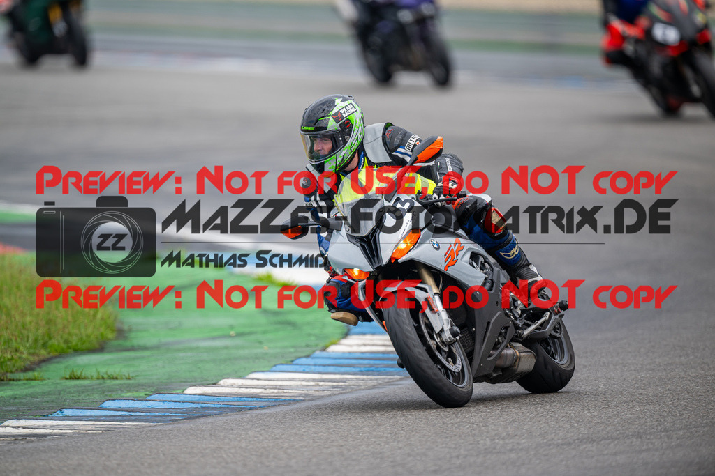 MaZZes_FotoMatrix_240701_6007705_9789 | INST