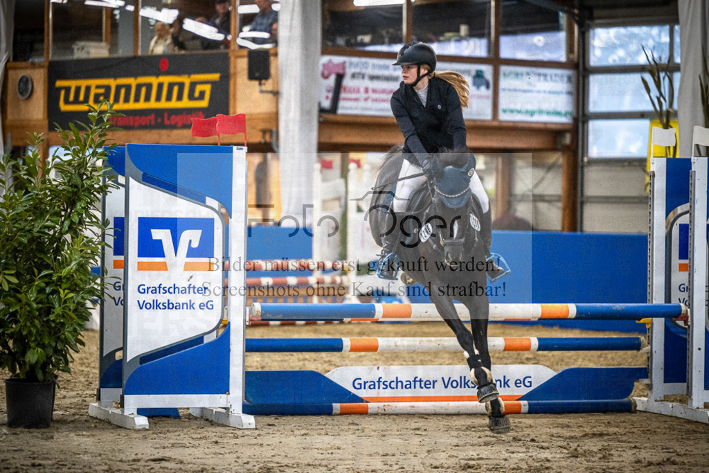 DOS_0113 | Entdecke hochwertige Reitturnierfotos von Foto Oger. Professionell, emotional und authentisch – jetzt Lieblingsmomente im Shop bestellen.Deutschlandweite Turnierfotografie. - Realisiert mit Pictrs.com