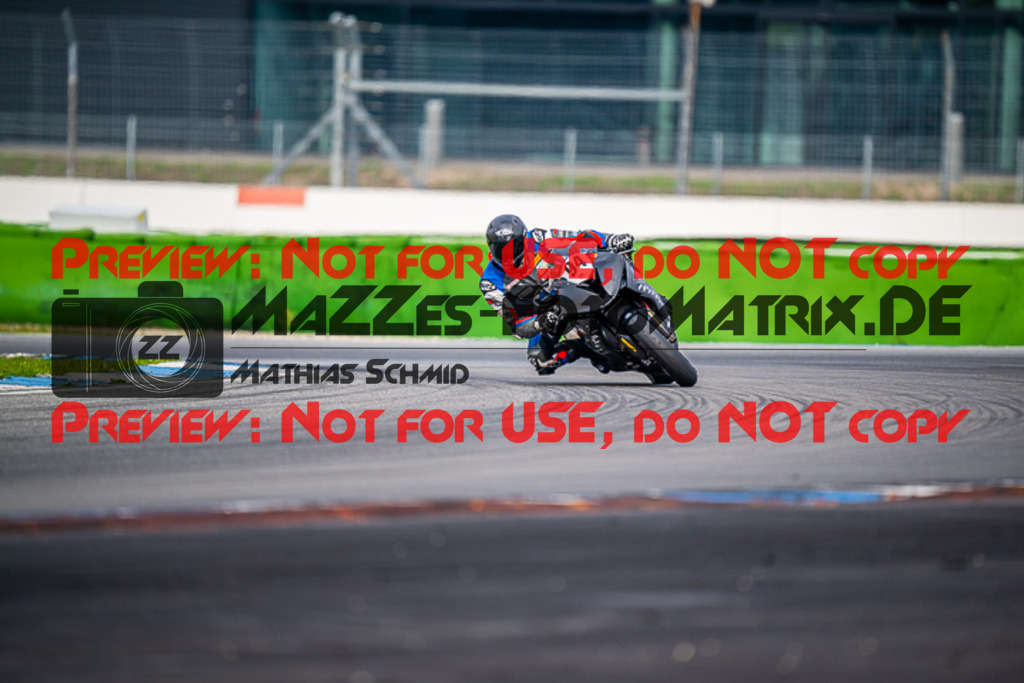 MaZZes_FotoMatrix_220924_1472 | PRO SUPERSTOCK