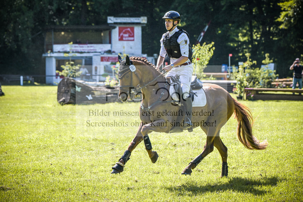 DOS_6874 | Entdecke hochwertige Reitturnierfotos von Foto Oger. Professionell, emotional und authentisch – jetzt Lieblingsmomente im Shop bestellen.Deutschlandweite Turnierfotografie. - Realisiert mit Pictrs.com