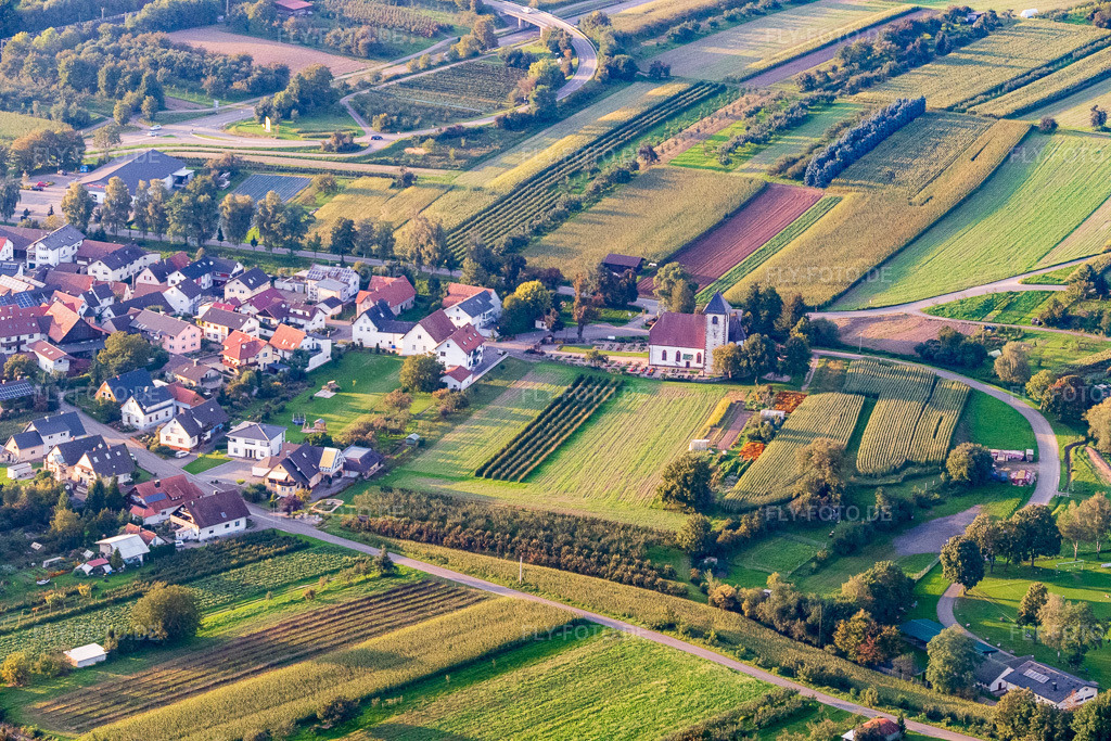 Luftbild: Wallfahrtskirche St. Martin im Ortsteil Zimmern im Ortsteil Urloffen in Appenweier im Bundesland Baden-Württemberg in Deutschland. Foto: P1010214.jpg vom 15.09.2014 durch Werner Riehm/FLY-FOTO.deAuflösung des Originals: 5472 x 3648 pxAPPENWEIER-DURBACH.DE
