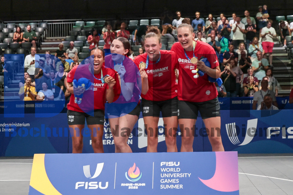 SES_RRG3x320250720-299 | bond - Realisiert mit Pictrs.com