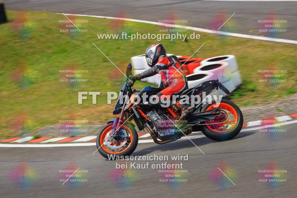 _DSK2498 | Hier findet Ihr Bilder von Touristenfahrten auf der Nürburgring Nordschleife oder von anderen Veranstaltungen die ich besucht habe. Viel Spass beim Durch Schauen 