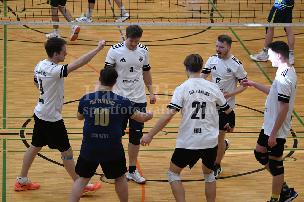 TSV Plattling Volleyball : TSV 1861 Deggendorf II | Ha-Ri; Sportfotografie Ha-Ri; Sporfotografie Harry Rindler; Sport Deggendorf; Sportbilder Deggendorf; Sportfotos Deggendorf; Sportfotos Niederbayern; Sportbilder Niederbayern; Amateursport Niederbayern; Bayern;  - Realisiert mit Pictrs.com