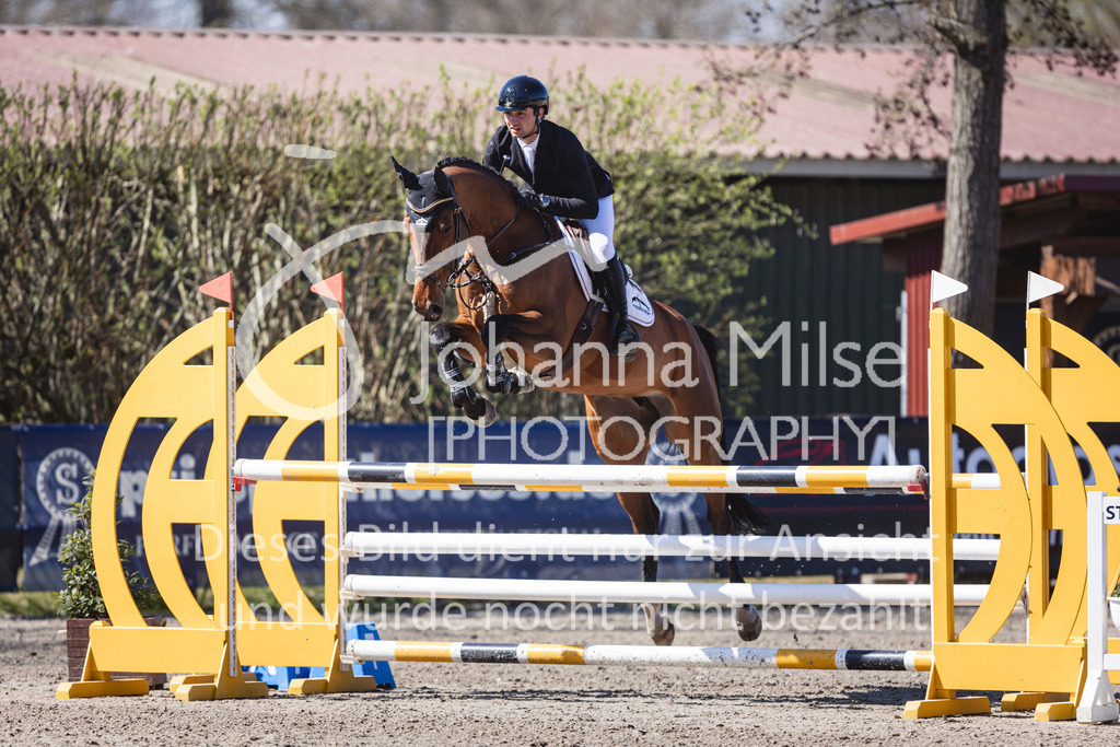 250408_Mühlen_SprPf-L-369 | Deine schönsten Turniermomente als professionelle Fotos! Entdecke hochwertige Pferdesport-Fotografie im Online-Shop. Jetzt Fotos finden & bestellen!