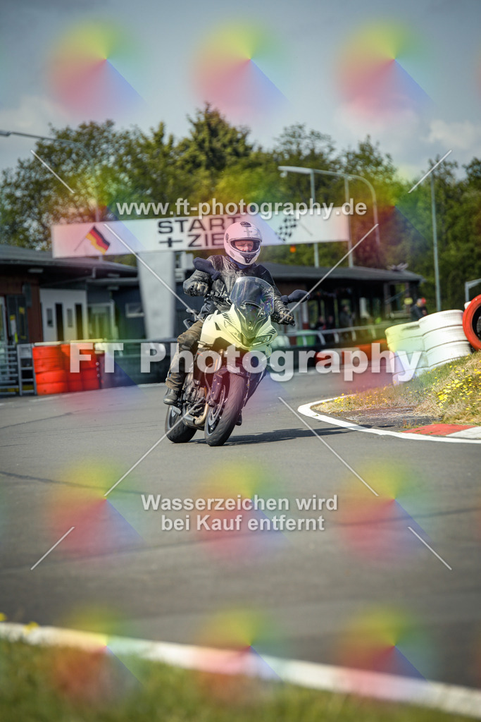 OBK_Mai_Volker_Adam-10604 | Hier findet Ihr Bilder von Touristenfahrten auf der Nürburgring Nordschleife oder von anderen Veranstaltungen die ich besucht habe. Viel Spass beim Durch Schauen 