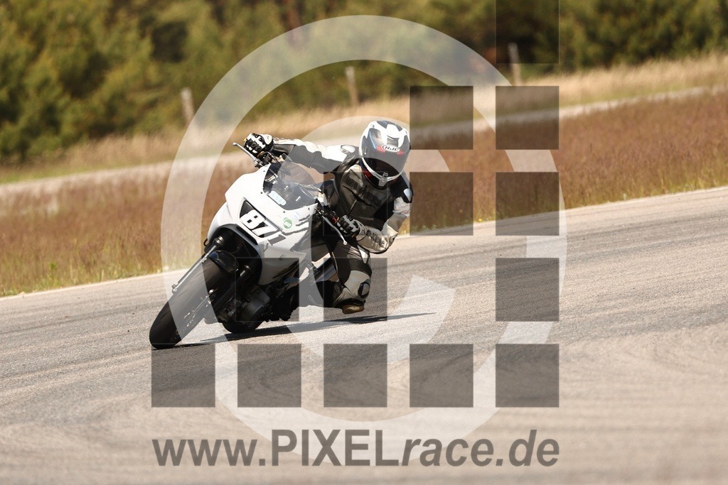 0871-20260523_11838 | Schöne Erinnerungen an spannende Momente - das festzuhalten ist unser Job. PIXELrace.de ist seit 2003 auf den Rennstrecken Europas unterwegs um die Action draußen beim Fahren und die wunderbare Stimmung imm Fahrerlager für euch einzufangen.