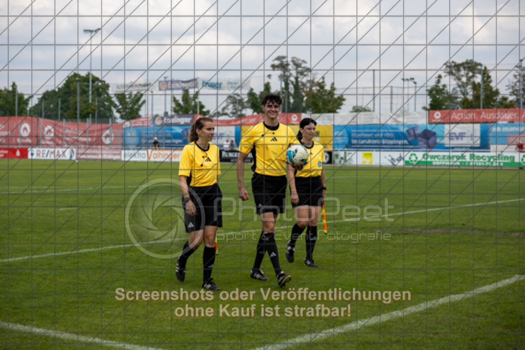 20250816_155846_0966 | #,1.Göppinger SV (rot) vs. FSV 08 Bietigheim-Bissingen (blau), Fußball, Oberliga BW, wfv, 03. Spieltag, Saison 2025/2026, Rasensportplatz Stadion SV Göppingen, Hohenstaufenstr. 116, 73033 Göppingen, 16.08.2025 - 14:00 Uhr,Foto: PhotoPeet-Sportfotografie/Peter Harich