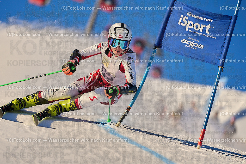 ALP2292_MASTERS-Cup_GS_Vorlaeufer | (C)FotoLois.com, Alois Spandl. FIS Masters-Cup Wildschönau, Giant Slalom auf der Piste Schatzberg GS, Siegerehrung auf dem Dorfplatz Niederau, Sa 13. Januar 2024.