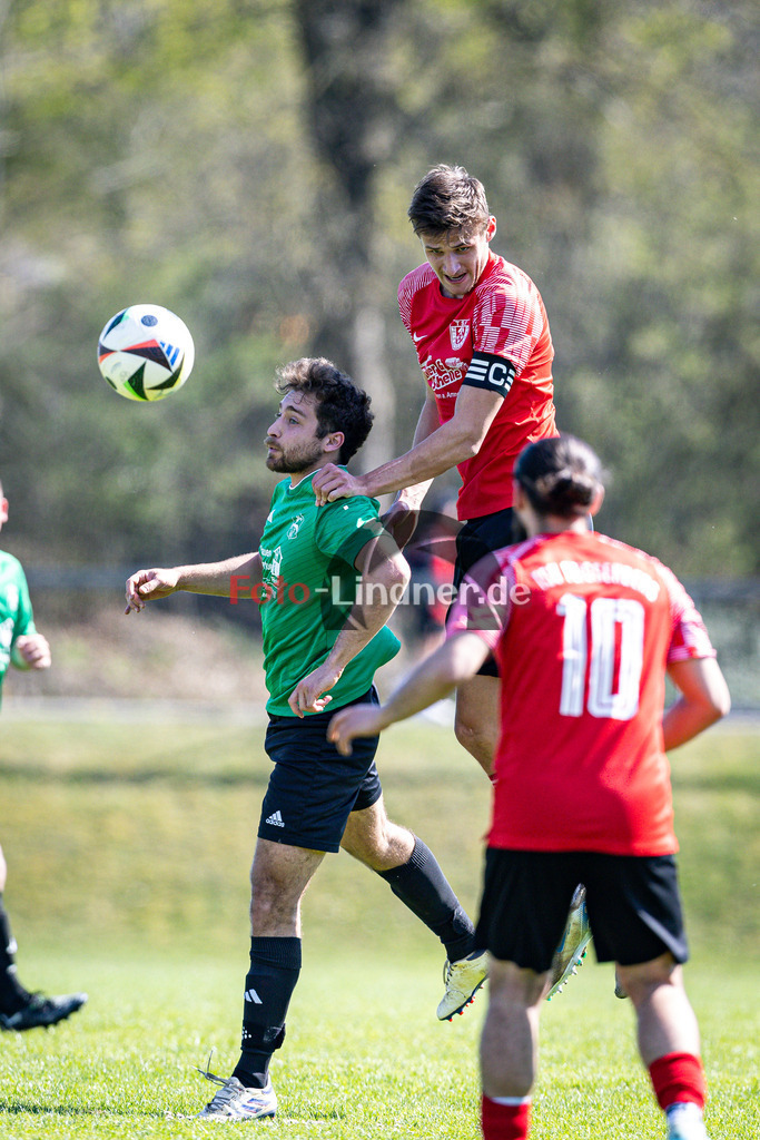 TSV Peißenberg gegen Lenggrieser SC | Fußball Herren Kreisliga Gruppe 1 Zugspitze 2025/26 19. Spieltag, TSV Peißenberg gegen Lenggrieser SC, 20260411,Michael GLADIATOR (TSV Peißenberg Kapitän 17) am Ball,2026-04-11 in Peißenberg (Sportzentrum Peißenberg, Platz 1), Michael GLADIATOR (TSV Peißenberg Kapitän 17)Copyright: WolfgangxLindner www.foto-lindner.de