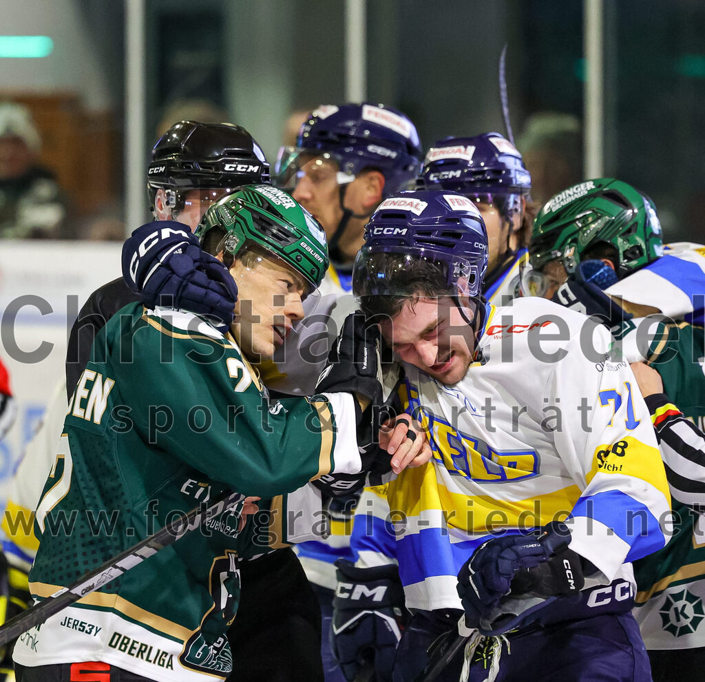 2026-01-09_105_TSV_Erding_gegen_Stuttgart_Rebels | Erding, Deutschland, 09.01.2026:Eishockey, Oberliga Süd 2025 / 2026, 35. Spieltag, TSV Erding gegen Stuttgart Rebels, Endergebnis: Mark Waldhausen (Erding Gladiators, #27), Reagan Poncelet (Stuttgart Rebels, #71)Foto: Christian Riedel / fotografie-riedel.net