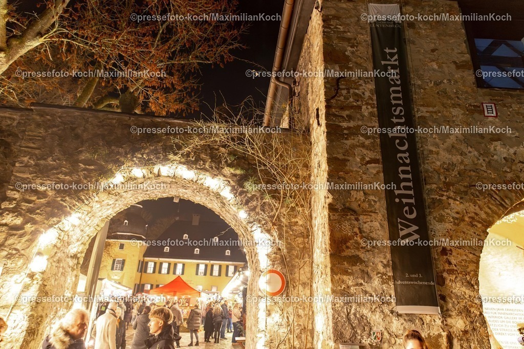 Wup12122501043 | 12.12.2026, Wuppertal, Weihnachtsmarkt Haus Schloss Lüntenbeck. 