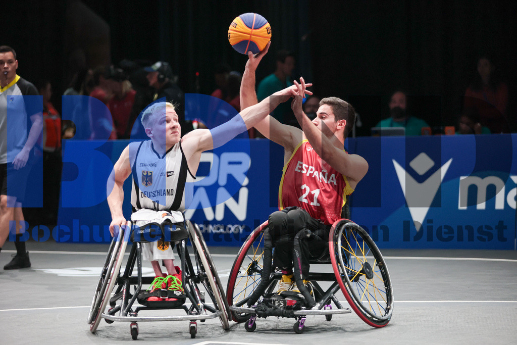 SES_TTG3X320250717-100 | bond - Realisiert mit Pictrs.com