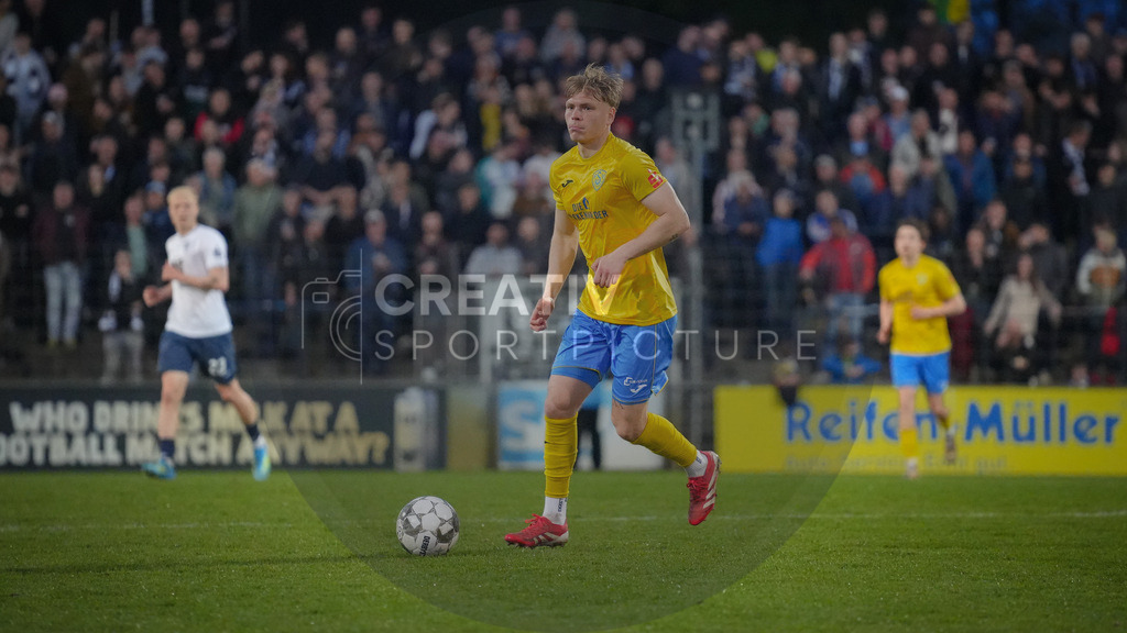 Fußball, Herren, Saison 2025/2026, Regionalliga Nordost, 30. Spieltag, FSV 63 Luckenwalde vs. SV Babelsberg 03, Freitag 17.04.2026, Karl-Liebknecht-Stadion Potsdam | Fußball, Herren, Saison 2025/2026, Regionalliga Nordost, 30. Spieltag, FSV 63 Luckenwalde vs. SV Babelsberg 03, Freitag 17.04.2026, Karl-Liebknecht-Stadion Potsdam, Im Bild: Jonas Kühn (Luckenwalde) - Realisiert mit Pictrs.com