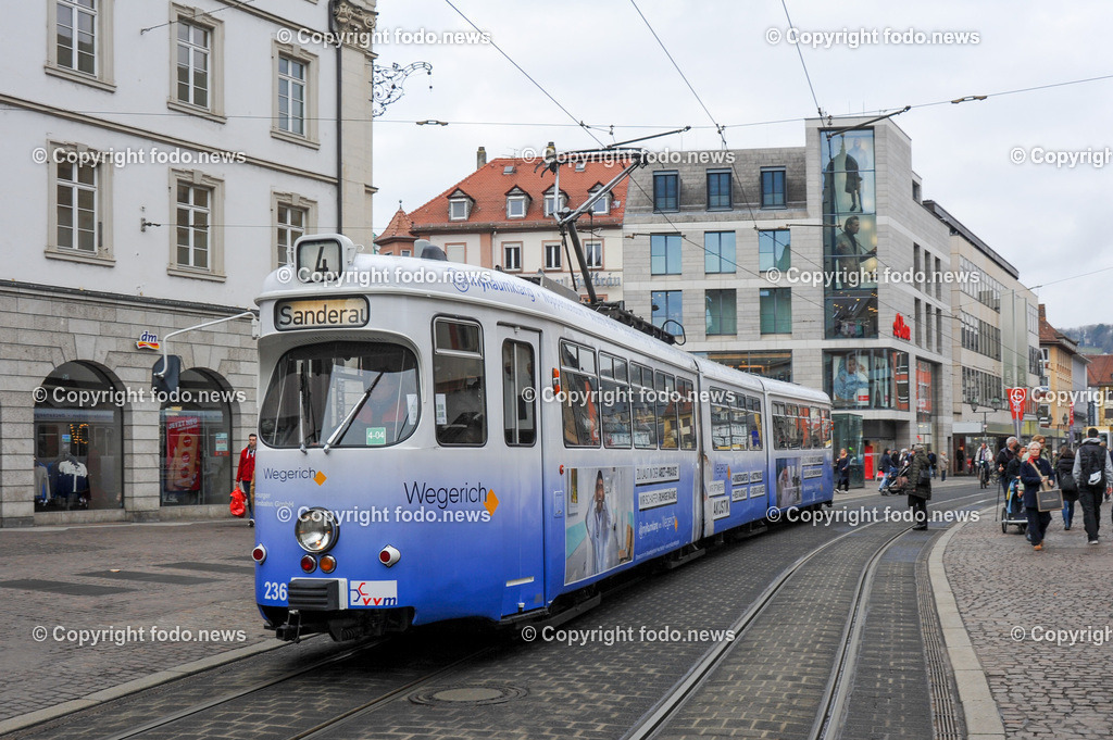 Wuerzburg_ Strassenbahn_ 01.02.2024-9 | 01.02.2024, Wuerzburg, AUT, Strassenbahn, im Bild Straßenbahn-Typ Duewag GT-D, Strassenbahn, Innenstadt, Verkehrsmittel, Verkehr, Oeffentlich, Oeffi, Historisch, Transport, Tram, Bim
