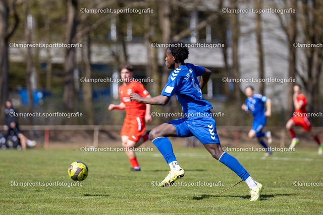 Fußball I Junioren I Saison 2025-2026 I DFB-Nachwuchsliga I 8. Spieltag I JFV Lübeck - 1. FC Magdeburg 31 | Kingsley Prince Madumere (9, 1. FC Magdeburg) - Realisiert mit Pictrs.com
