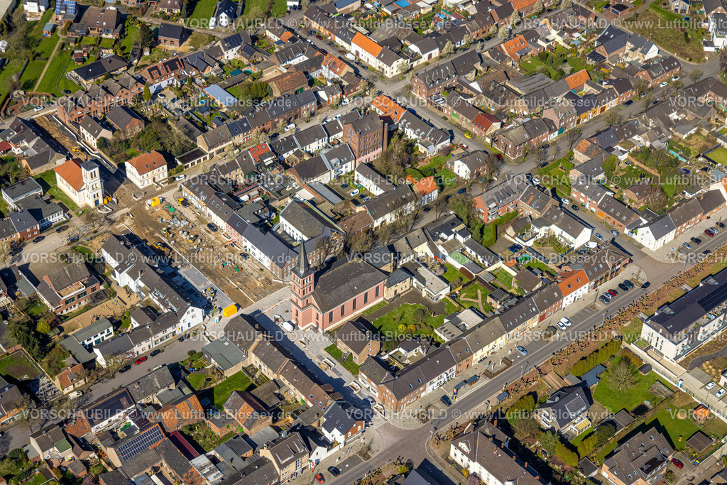 Wesel240310952Buederich | Luftbild, Innenstadt mit kath. Pfarrkirche St. Peter, Baustelle und Umbau mit Straßenbauarbeiten am Marktplatz, Büderich, Wesel, Nordrhein-Westfalen, Deutschland