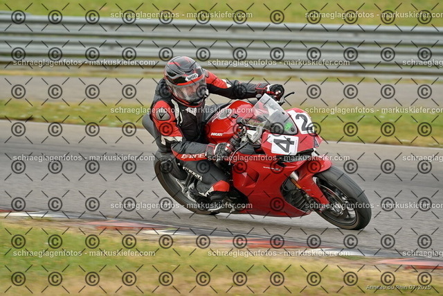 25bt05-0503 | markuskiefer.com - Realisiert mit Pictrs.com