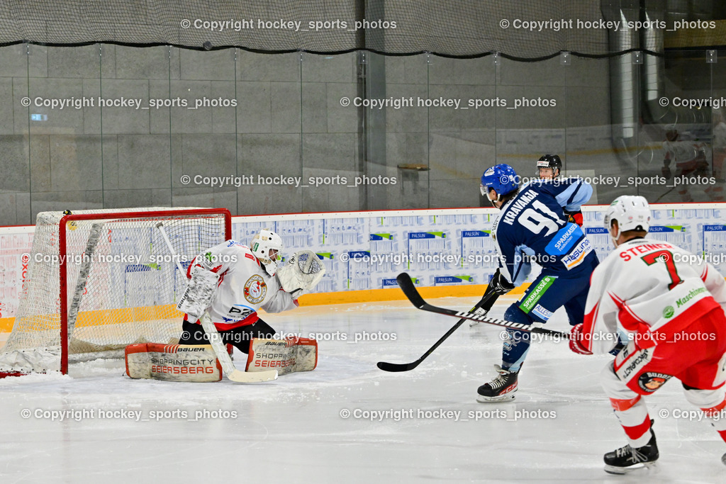 ESV FERLACH vs. ESC SOCCERZONE STEINDORF | #35 Arneitz Christian ESV Ferlach, #91 Kravanja Kristian ESC Steindorf, #7 Steiner Marco ESV Ferlach, ESV FERLACH vs. ESC SOCCERZONE STEINDORF, ESV FERLACH vs. ESC SOCCERZONE STEINDORF am 22.11.2024 in Ferlach (Eishalle Ferlach ), Austria, (Photo by Bernd Stefan)