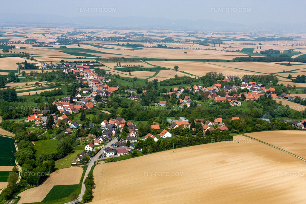 Aerial view: View of the town from the east in Eberbach-Seltz in the state Bas-Rhin, France. – Photo: IMG_18130.jpg taken on 05/03/2009 by Werner Riehm/FLY-FOTO.com – Resolution of the original: 4272 x 2848 px