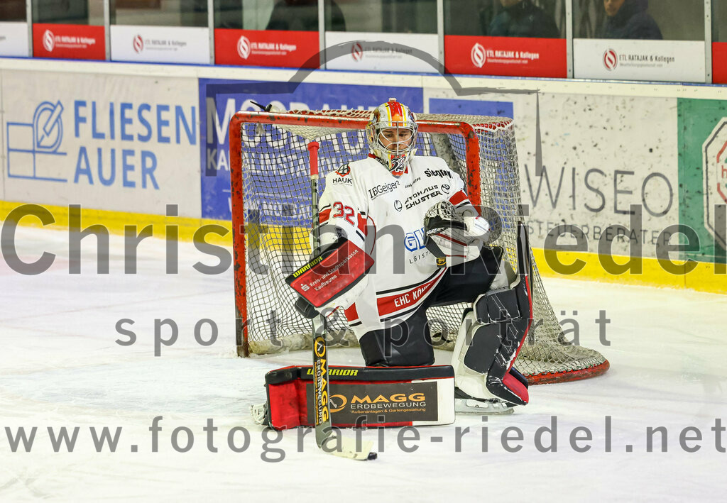 2022-11-06_088_TSV_Erding_gegen_EHC_Koenigsbrunn | Erding, Deutschland, 06.11.2022:
Eishockey, Bayernliga 2022 / 2023, 11. Spieltag, TSV Erding gegen EHC Königsbrunn, Endergebnis: 1:7

Torwart Stefan Vajs (EHC Königsbrunn, #32)

Foto: Christian Riedel / fotografie-riedel.net