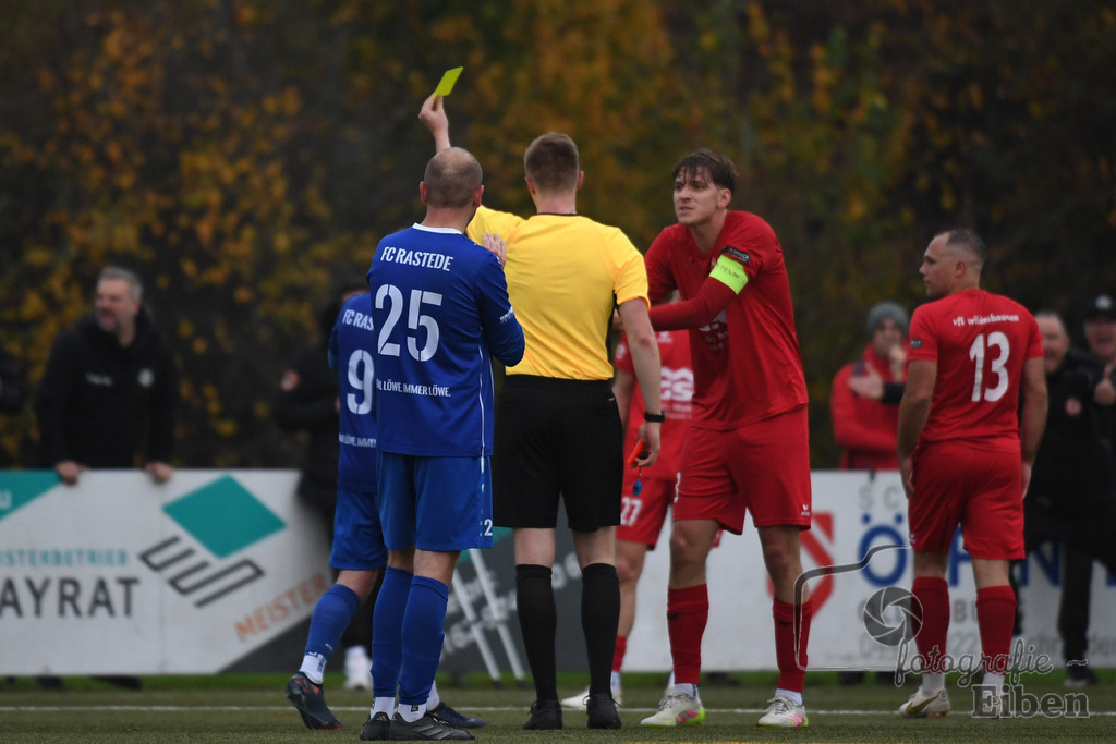 FC Rastede-VfL Wildeshausen | Herren Bezirksliga 2; FC Rastede (blau)-VfL Wildeshausen (rot) am 09.11.2025 in Rastede (Sportanlage Köttersweg), Photo: Philip Eiben 2025 - Realisiert mit Pictrs.com