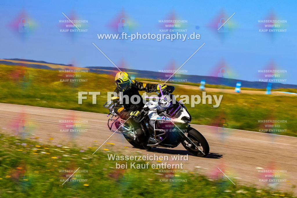 030-2034 | Hier findet Ihr Bilder von Touristenfahrten auf der Nürburgring Nordschleife oder von anderen Veranstaltungen die ich besucht habe. Viel Spass beim Durch Schauen 