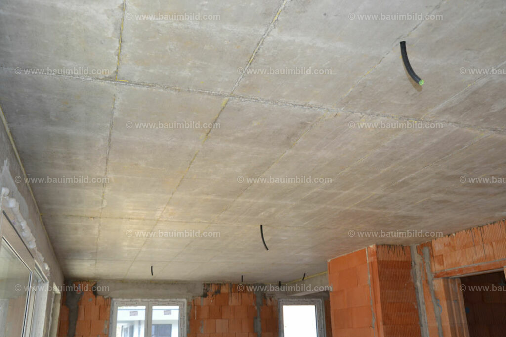 bib-lg17-elektroinstallation-0168 | Nach LV-Leistungsgruppen sortierte Detailfotos über den Bau eines Hauses. Alle Hausbau-Bilder direkt vom Urheber und Autor der Website Haus-Selber-Bauen.com