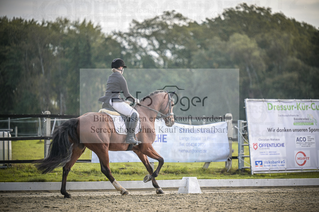 DOS_B009 | Entdecke hochwertige Reitturnierfotos von Foto Oger. Professionell, emotional und authentisch – jetzt Lieblingsmomente im Shop bestellen.Deutschlandweite Turnierfotografie. - Realisiert mit Pictrs.com