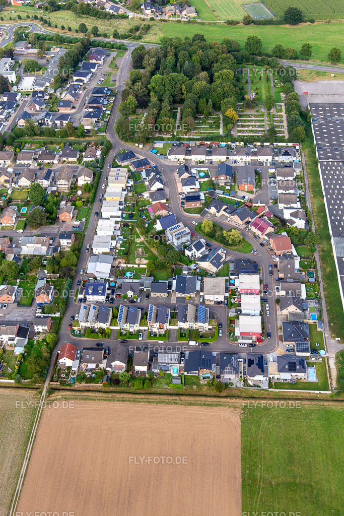 Korbmacherstraße | Luftbild: Korbmacherstraße im Ortsteil Hilfarth in Hückelhoven im Bundesland Nordrhein-Westfalen in Deutschland. Foto: IMG_143298.jpg vom 07.09.2024 durch ©2025 Werner Riehm fly-foto.de/copyright - Realisiert mit Pictrs.com