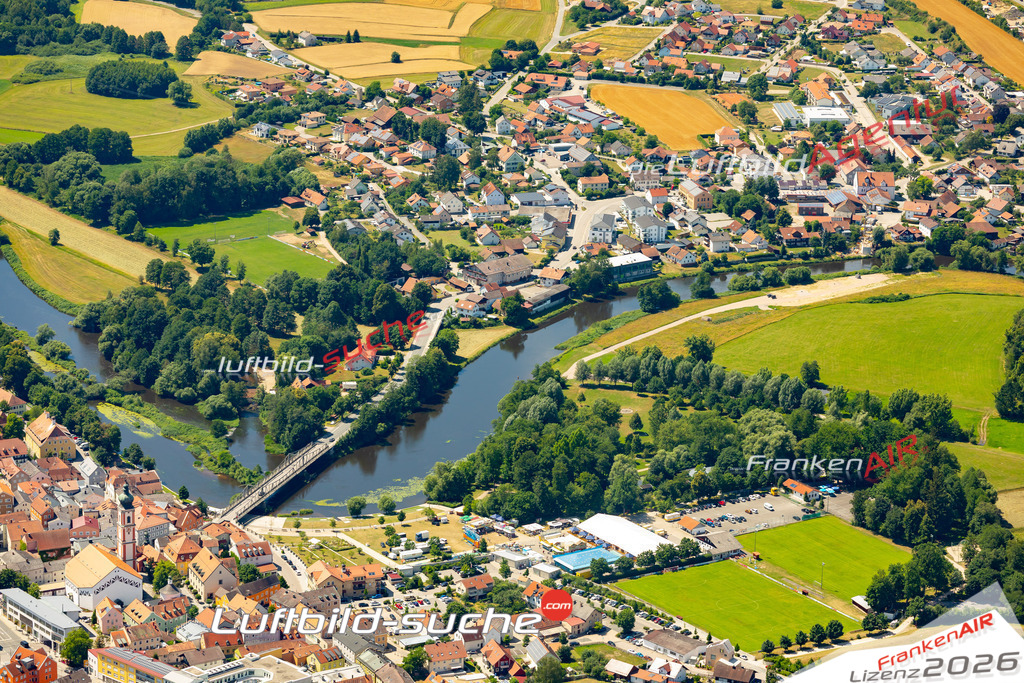 Das Luftbild der Stadt Roding wurde 2022 vom Flugzeug heraus erstellt (keine Drohnen-Aufnahmen) Aufnahmehöhe ca.450 Meter- hohe Bildauflösung und Druck-Qualität. Garantiert!