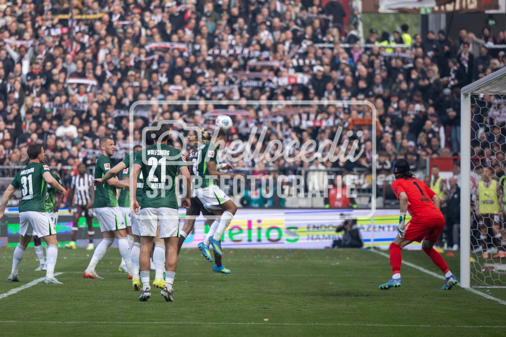 Fußball I Männer I Saison 2025-2026 I Bundesliga I FC St. Pauli - VfL Wolfsburg I 12939 | realhellocedii - Realisiert mit Pictrs.com